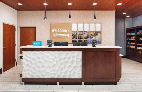 Twin Brook Hotel | Hampton Inn & Suites Chattanooga/Hamilton Place