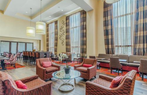 Romulus Hotel | Hampton Inn & Suites Detroit/Airport Romulus