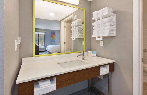 Traverse City Hotel | Hampton Inn Traverse City
