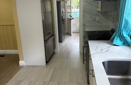 Muttontown House | Hampton Style Summer Getaway - Spacious 4-bedroom house with private pool