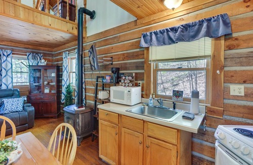 Taswell Cabin | Hansel & Gretel Cabin at White Oaks Cabins