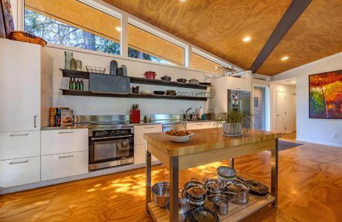 Mosier House | Happenstance Vineyards home