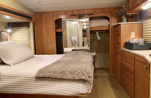 Shelton House | Happy Campers
