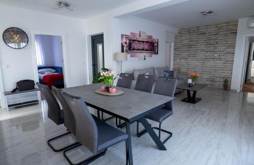 Vintijan Apartment | Happy Day Apartment 1,2,3