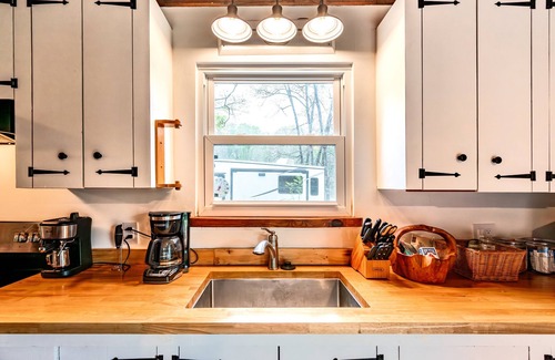 Arrington Other | Happy Farm with Views & Hot Tub!nn