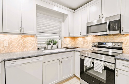 BallenIsles House | Happy Hour By The Coast Relaxing Vacation Home Heated Pool Hot Tub Near Beaches