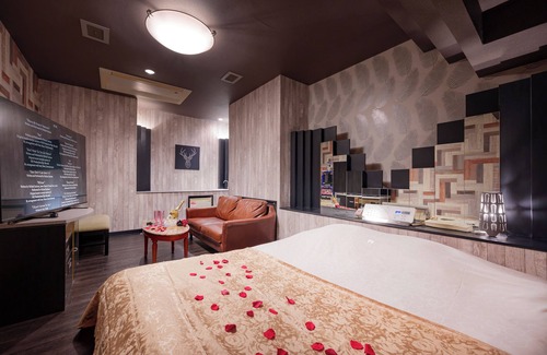 Showa Hotel | Happy Kiss - Adults Only