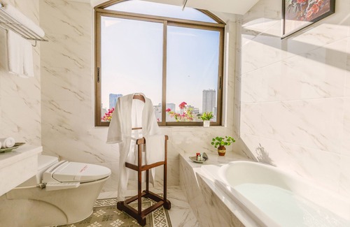 Nguyen Thai Binh Hotel | Happy Life Grand Hotel & Sky Bar