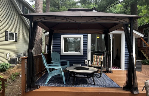 Waupaca Cottage | Happy Ours Lake Front Retreat