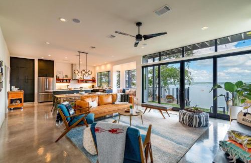 Canyon Lake House | Happy Owl Lakehouse