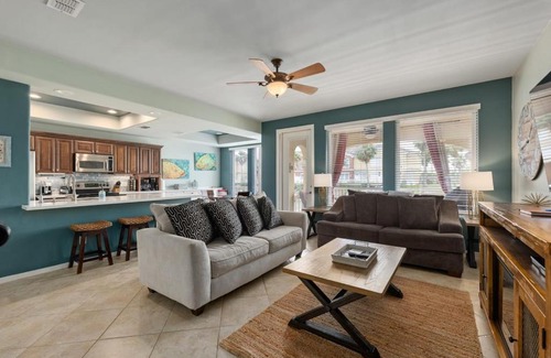 Laguna Vista House | Harborside Townhome in Beautiful Laguna Vista