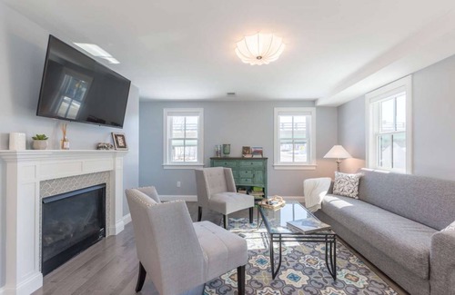Newburyport Apartment | Harborsides Neighbor