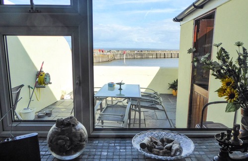 Watchet House | HARBOUR COTTAGE, pet friendly, character holiday cottage in Watchet