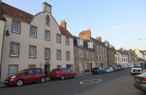 Pittenweem Apartment | Harbour flat Pittenweem, near golf, beaches, sea views, great base for East Neuk