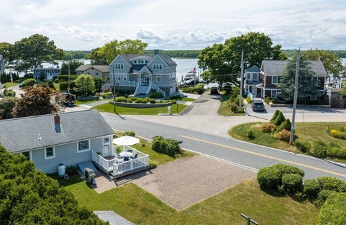 Narragansett House | Harbour Island Charmer! Sleeps 4