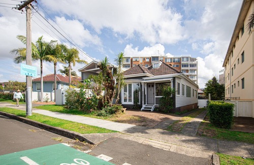 Wollongong Apartment | Harbour St. 3 Bedroom Beach House