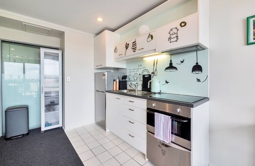 Auckland Central Business District Apartment | Harbour View Two Bedroom Apartment