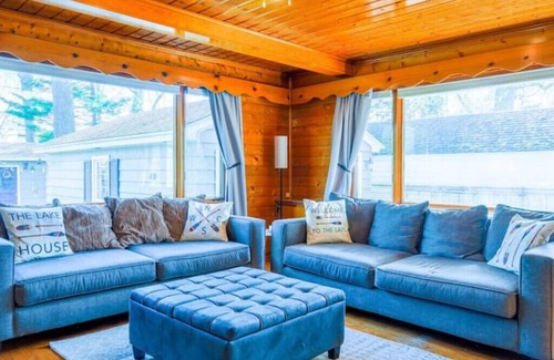 Lakeside House | Harding Lakeside Getaway| 8 bedroom sleeps 16!
