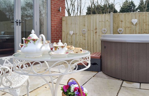 Fulmodeston Cottage | Hare's Home - UK10757
