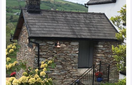 Llandrillo Bed & Breakfast | Hares Hideaway at Coed Moelfa