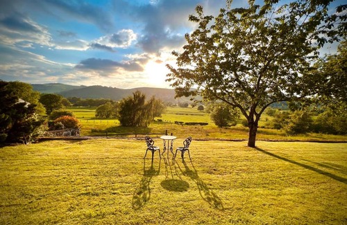 Llandrillo Bed & Breakfast | Hares Hideaway at Coed Moelfa