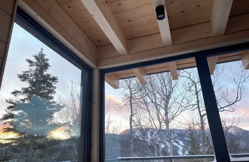 L'Anse-Saint-Jean Ski Chalet | Harfång - Spectacular view of Mount Edward