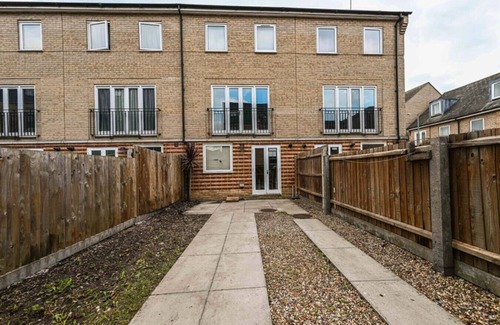 Ipswich House | Harland Haven: Spacious 4BR House in Ipswich