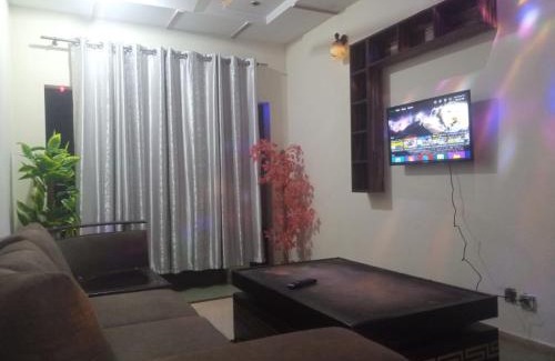 Lahore Apartment | Harmain Studio