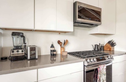 Kealakekua House | Harmony House Summary
