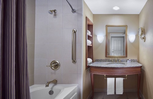 Metropolis Hotel | Harrah's Metropolis Hotel & Casino - A Caesars Rewards Destination