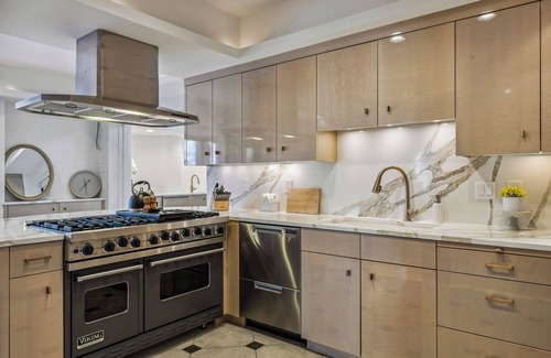 Southwest Minneapolis House | Harriet's Hideaway ON THE LAKE