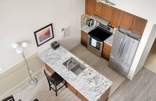 Harrison Hot Springs Apartment | Harrison Lake Pets Welcome 3BR Suite