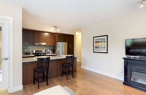 Harrison Hot Springs House | Harrison Lake View Suites - Two Bedroom Grand Suite 1