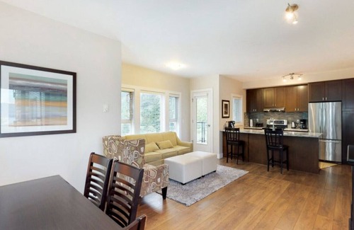 Harrison Hot Springs House | Harrison Lake View Suites - Two Bedroom Grand Suite 1