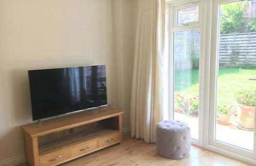 Hartley Wintney House | Hartley Wintney A Home From Home