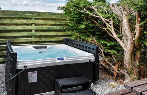 Hawes House | Harveys Hideaway 1 UK33852