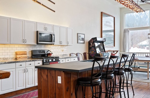Mullan House | Harwood Mullan - BEST for FAMILYS - LOOKOUT