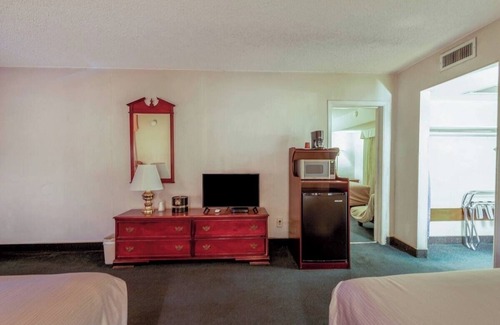 Allison Hotel | Hassle-Free Room w/Parking – Convenient For Quick Gallup Weekend Getaways