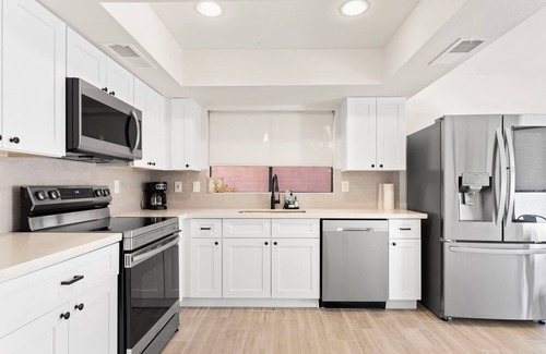 Glendale House | Hatcher Hideaway | 3BR w/Heated Pool Option