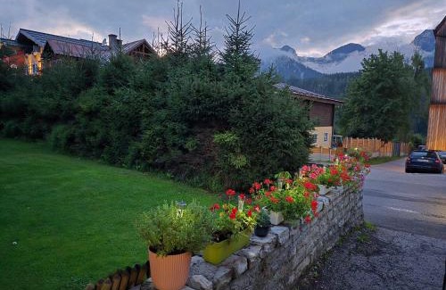 Haus im Ennstal Apartment | Haus Bellaflora Apartman