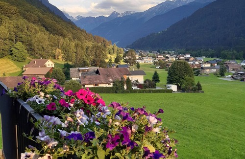 Gortipohl Apartment | Haus Carmen, family-friendly 4 Edelweiss holiday apartment with BergePlus program