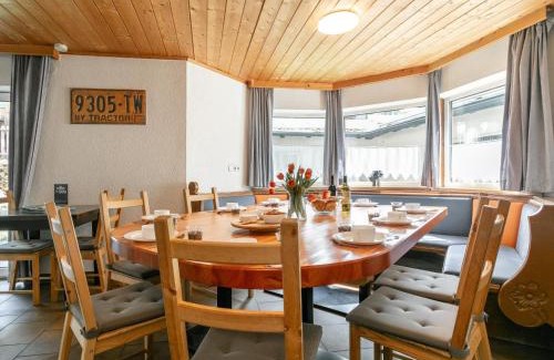 Huben House | Haus Joachim