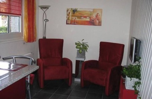 Moelln Apartment | Haus Schulz - Holiday apartment/1 bedroom/shower, WC