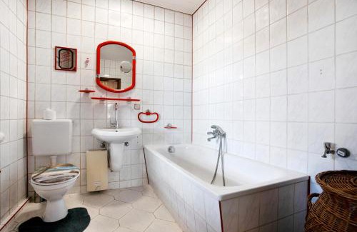 Bugewitz House | Haus zur Sonnenblume
