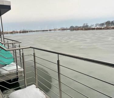 Wangerland Boat Rental | Hausboot der Friesländer im Wangermeer