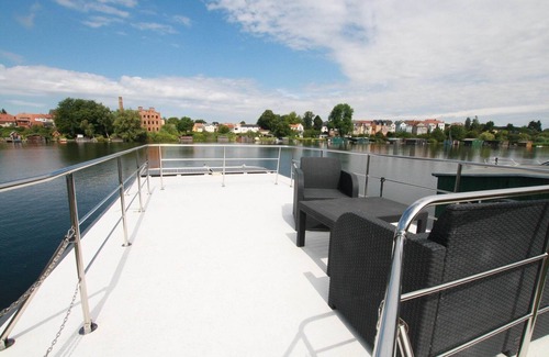 Muritz Boat Rental | Hausboot Friedrich in Malchow