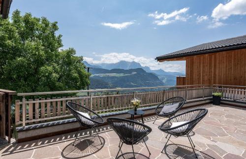 Albions Apartment | HAUSERHOF Farmhouse Escape & Dolomiten View