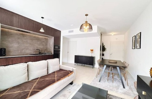 Bonneveine Apartment | Haut de Gamme, Design Soigné et Parking Gratuit
