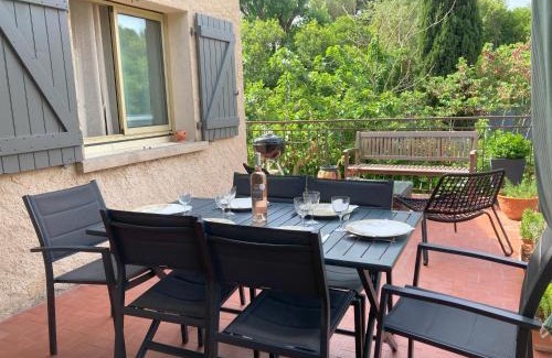 Le Mourillon Apartment | Haut de villa avec terrasse privative jardin et parking tout près des plages