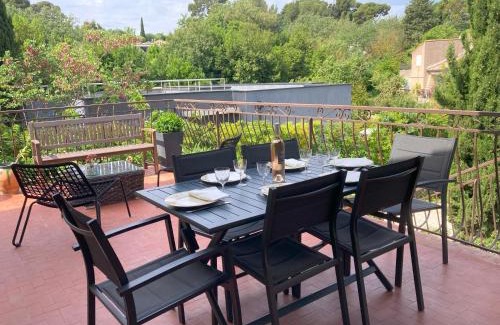 Le Mourillon Apartment | Haut de villa avec terrasse privative jardin et parking tout près des plages